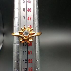 Rising sun sparkle shine ring size 9 R246